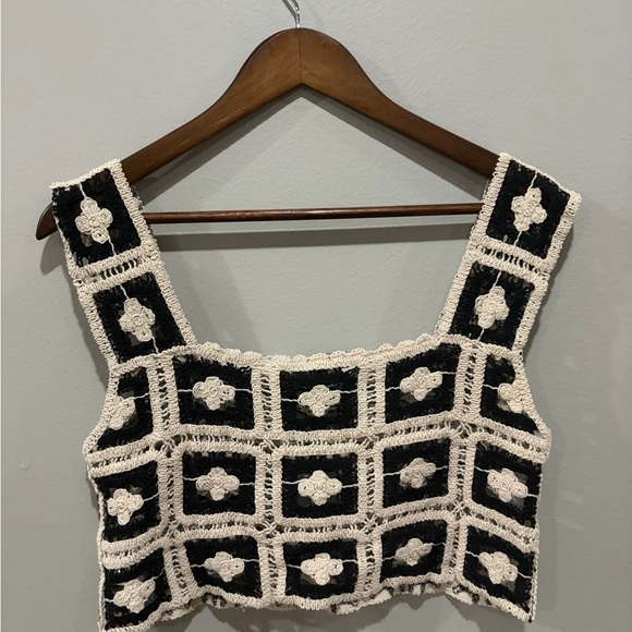 Julia Black & White Crochet Granny Square Crop Top S - Picture 3 of 3